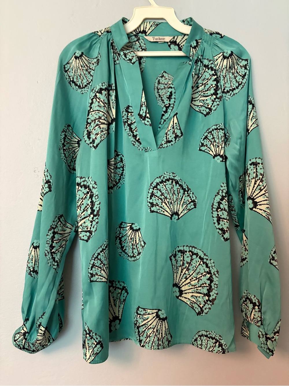 Tucker Teal Shell-Print V-Neck Long-Sleeve Blouse - Picture 4 of 10